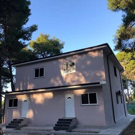 Vila Topi Vlorë エクステリア 写真