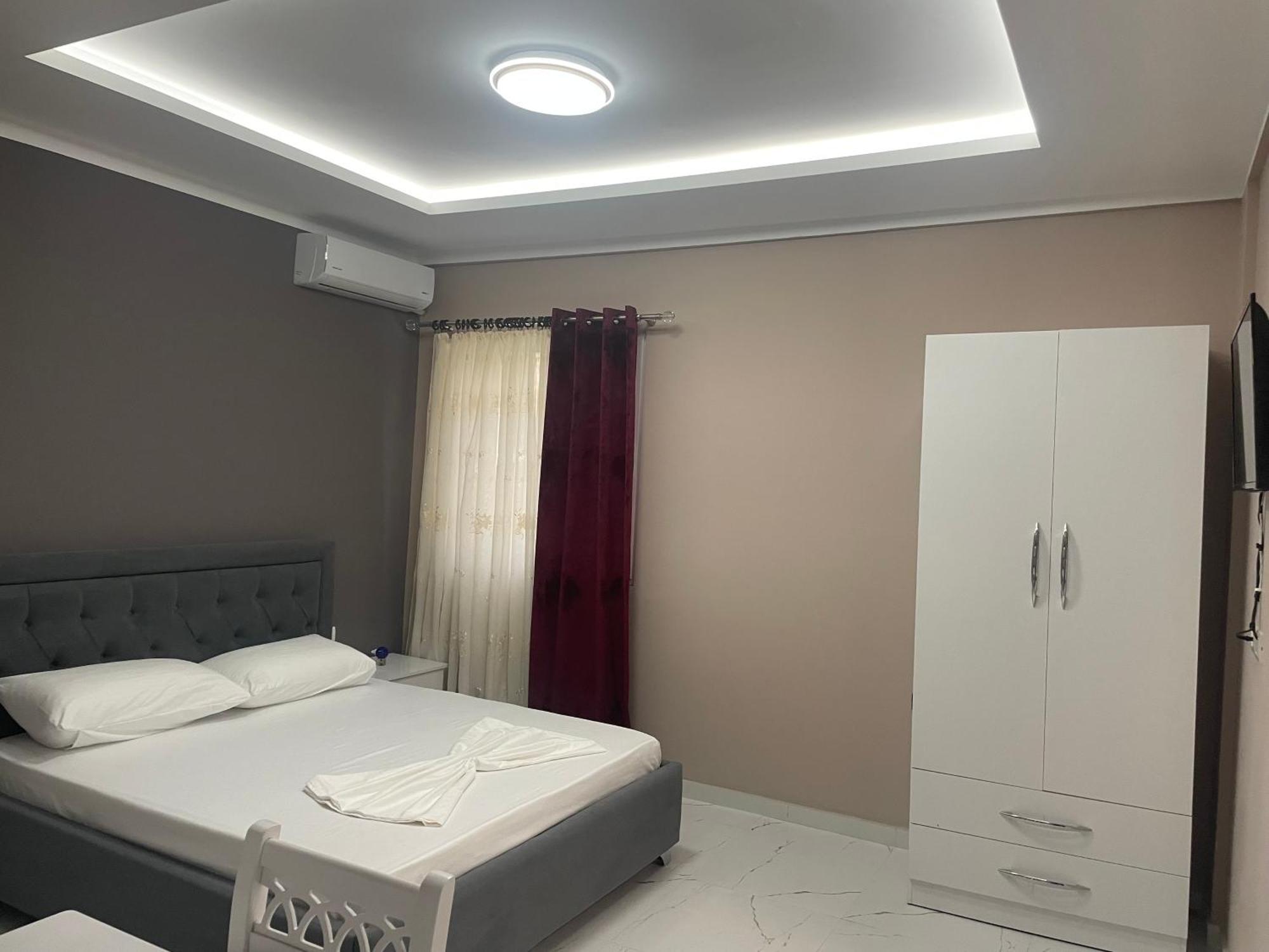 Vila Topi Vlorë エクステリア 写真