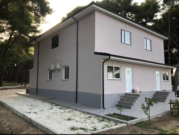 Vila Topi Vlorë エクステリア 写真